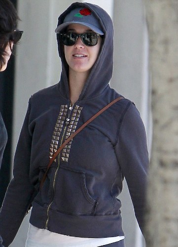 Katy Perry makyajsız 11