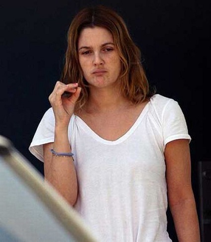 Drew Barrymore be makiažo 2