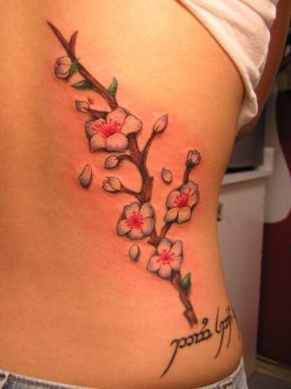 Vyšnių žiedų filialo tatuiruotės dizainas