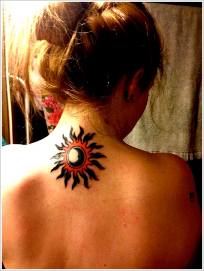 Degančios raudonos saulės tatuiruotės