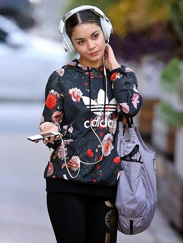 Vanessa Hudgens be makiažo 6