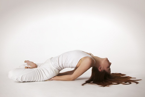 Jogos asanos nuo plaukų slinkimo - Matsyasana