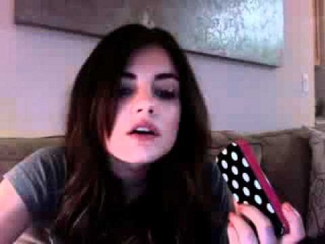 Lucy Hale makyajsız 13