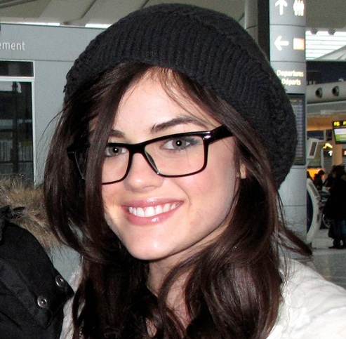 Lucy Hale'in Makyajsız Resimleri 3