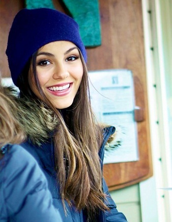 Makyajsız Victoria Justice 10