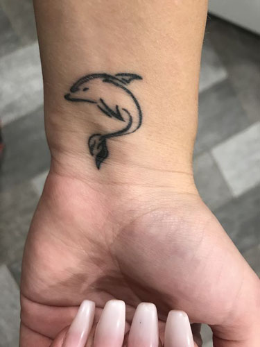 Delfinų tatuiruočių dizainas 8
