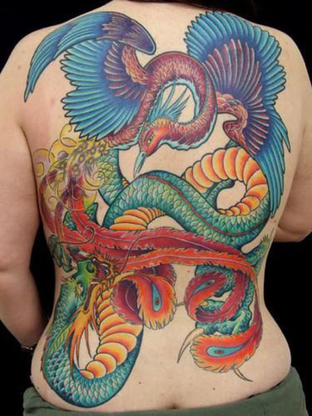 Drakonas su fenikso tatuiruote