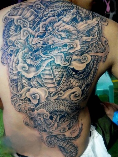 Azijos drakono tatuiruotės dizainas