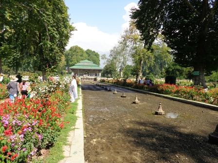 Shalimar Bagh turistiniai objektai Srinagare