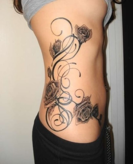 Gotikinė rožių tatuiruotė