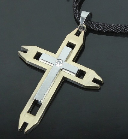 Kryžiaus formos medalionai berniukams