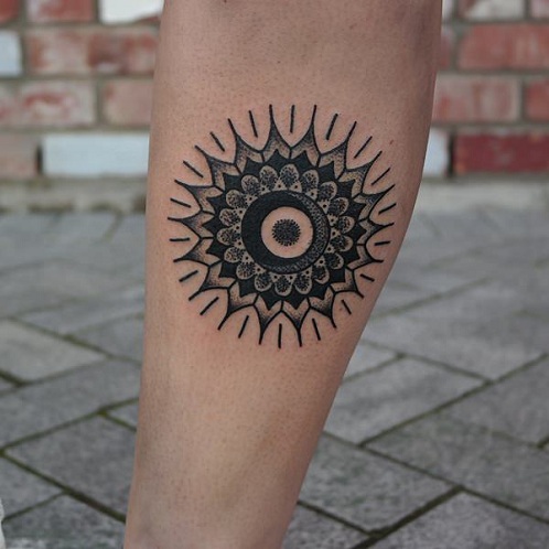 Mandala rankos tatuiruotė