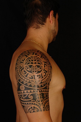 Erkekler için Tribal Mandala Dövmeleri