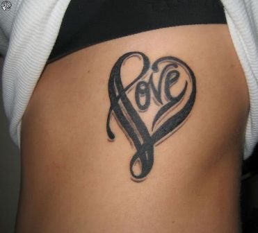 Žodis „Meilė“ Ambigramos tatuiruočių dizainas
