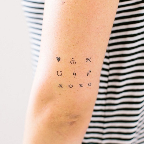 Išsklaidytas minimalistinis tatuiruočių dizainas - minimalistinės tatuiruotės
