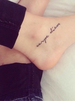 Carpe Diem Tattoo ile Şık Fontlar