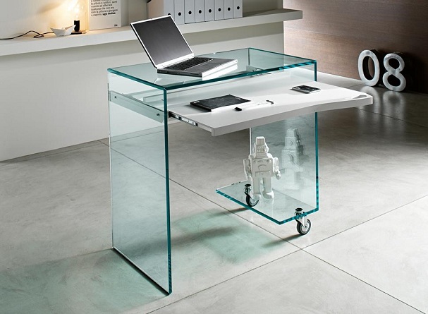 Stiklo kompiuterio stalas