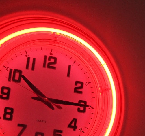 Retro Neon Saat