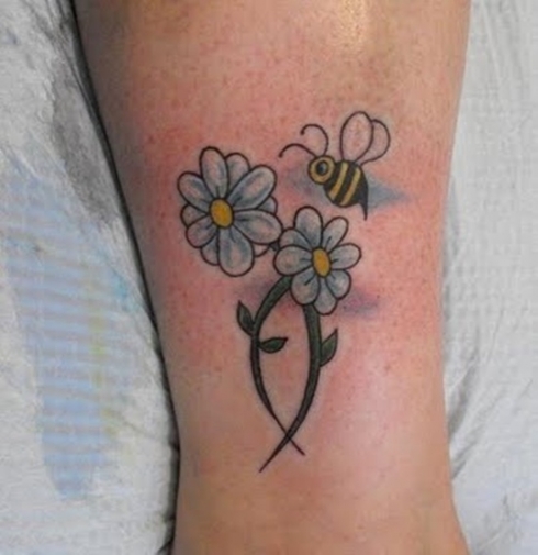 Daisy tatuiruotės ant riešo