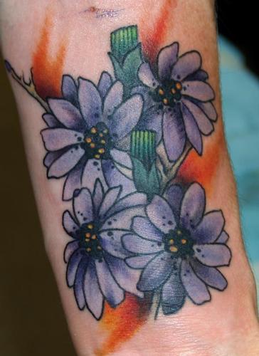 Violetinė Daisy tatuiruotės grupė