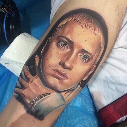 Eminemo veido tatuiruotė šventei
