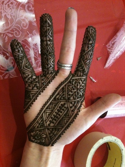 Nişan için Yeni Desenli Mehndi Tasarımı