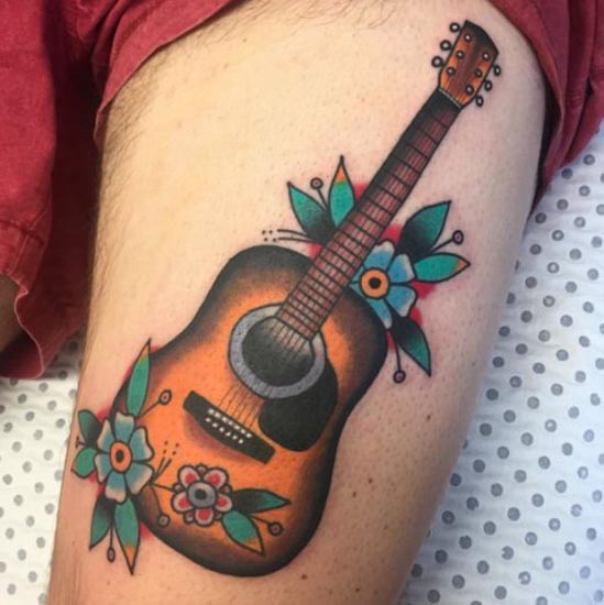 Geriausi gitaros tatuiruočių dizainai 1