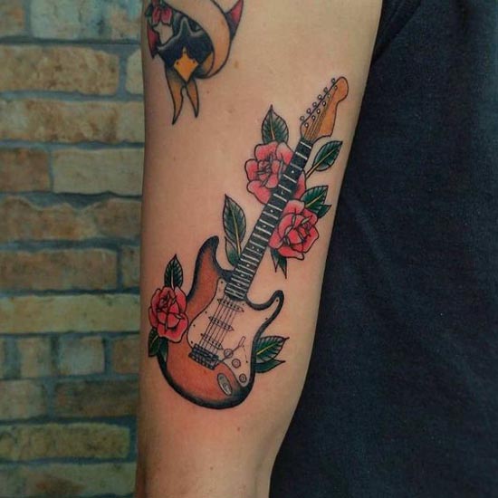 Geriausi gitaros tatuiruočių dizainai 7