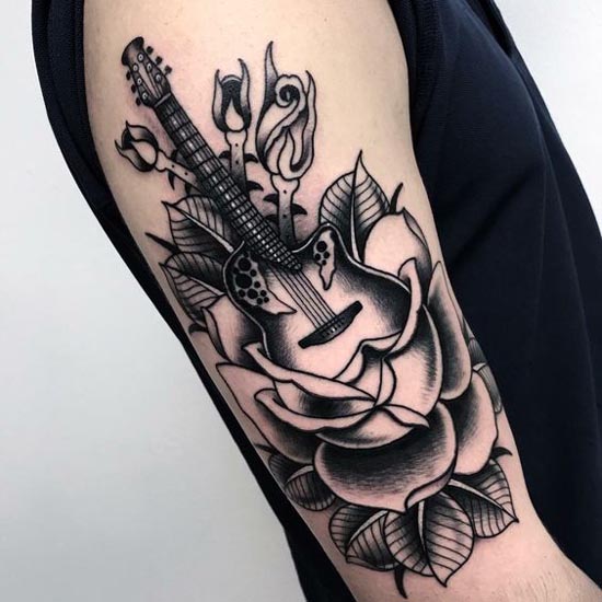 Geriausi gitaros tatuiruočių dizainai 8