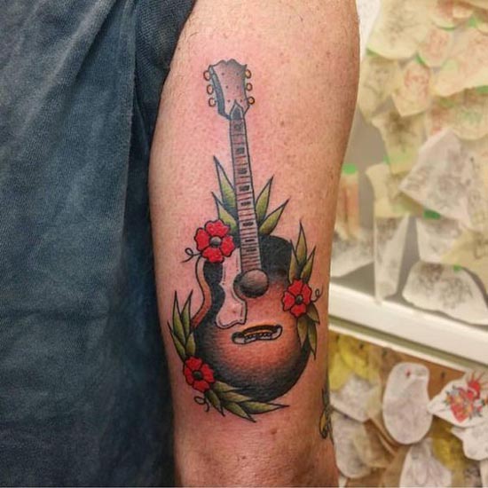 Geriausi gitaros tatuiruočių dizainai 10