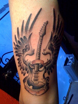 Gitara su „Wings Tattoo“