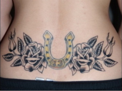 Paprasta ir miela pasagos tatuiruotė