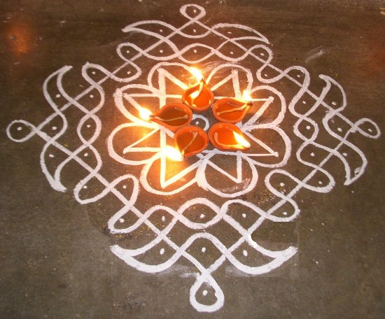 Kolangal Diyas Rangoli dizainas