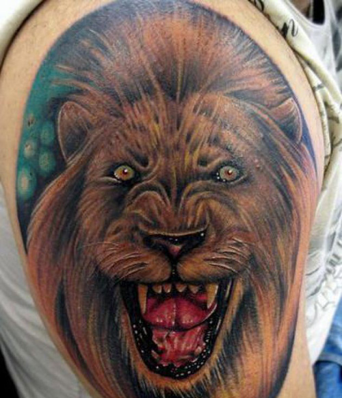 Aštrus liūto tatuiruotės dizainas vaikinams
