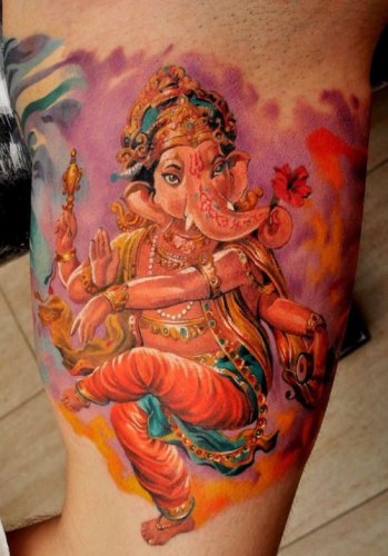 Ganesha tatuiruotės su šokančiomis rankovėmis