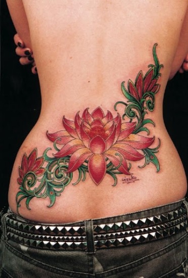 „Lowe Back Lotus“ gėlių tatuiruotės dizainas