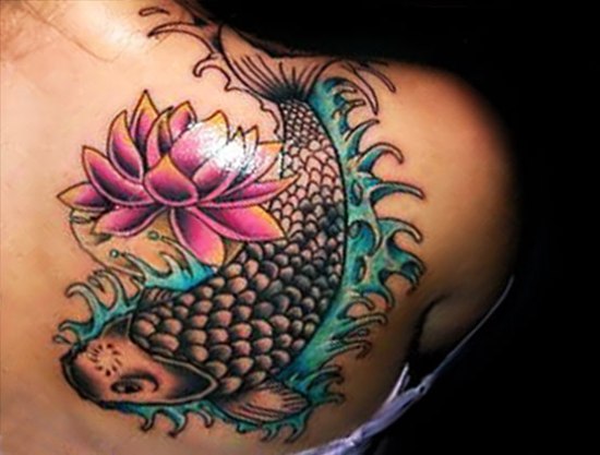 Koi Balığı Lotus Çiçeği Dövme Tasarımı