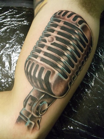 Mikrofonų muzikos tatuiruočių dizainas