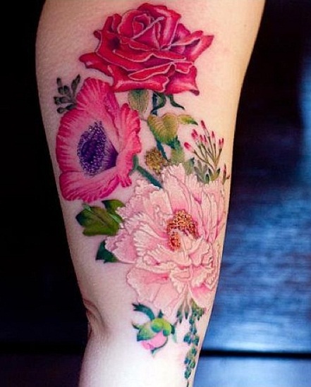 Nuolatinis gėlių tatuiruotės dizainas