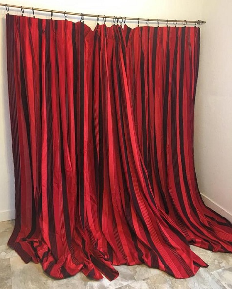 Vintage Kırmızı Perde Tasarımı