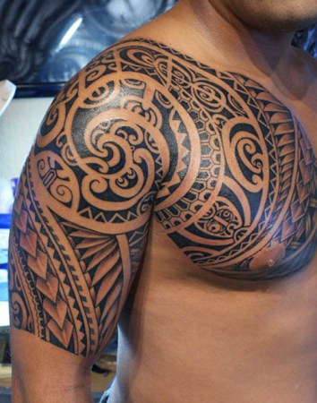 Samoa genties pečių tatuiruotė