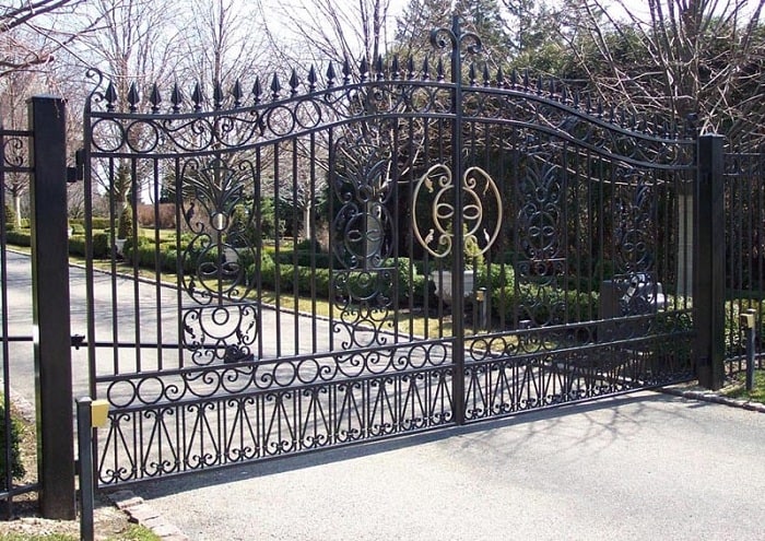 Dekoratyviniai plieniniai vartai
