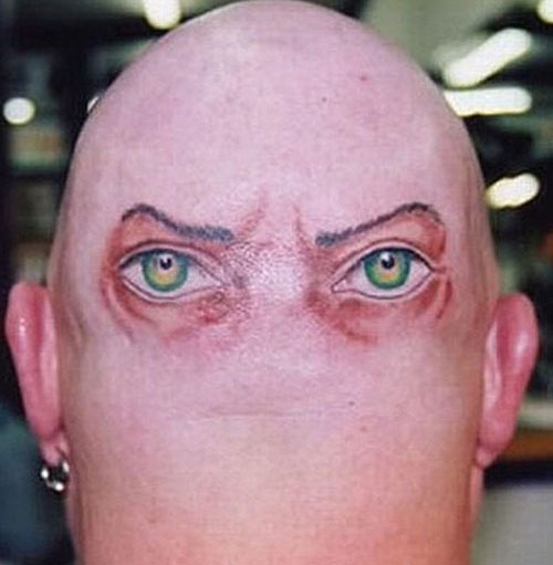 Tatuiruotė galvos gale