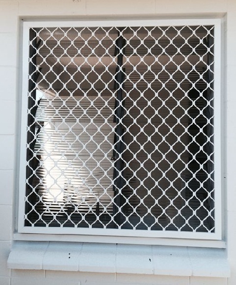 Aliuminio apsauginės langų grotelės