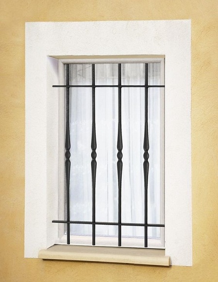 Minimalus langų grotelių dizainas