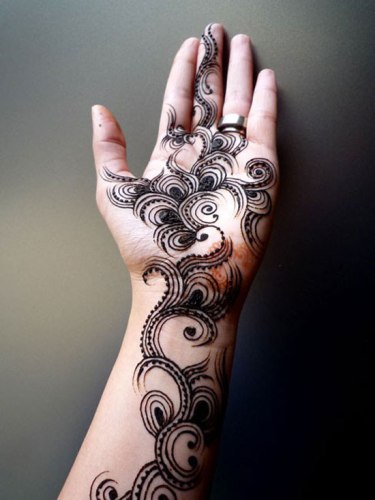 „Smart Black Mehendi“ dizainas