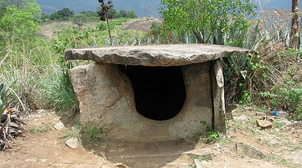 muniyara-dolmens_munnar-turist-yerler