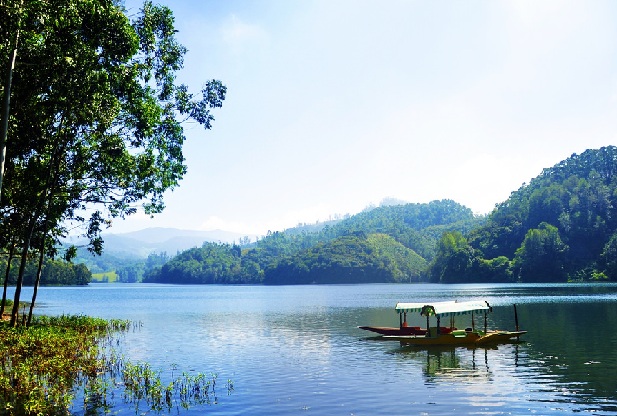 kundala-lake_munnar-tourist-places