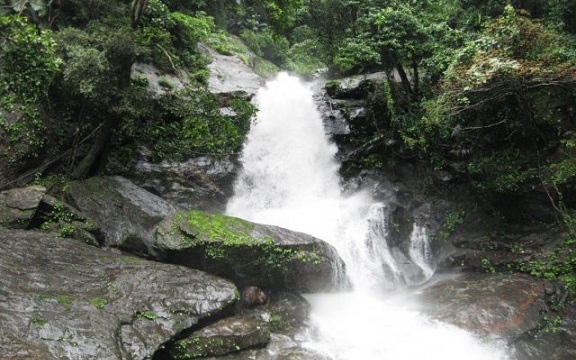 Meenavallam krioklys