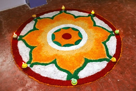 Ant grindų pagamintas spalvingas Rangolis